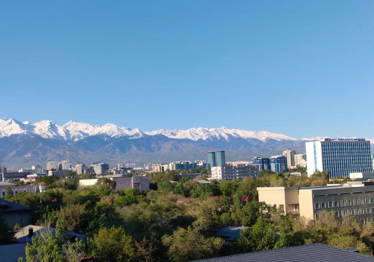Студия В Центре Города, В «Золотом Квадрате» Almaty Exterior foto